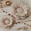Coussin décoratif en forme de fleur - Naturel – Image 7